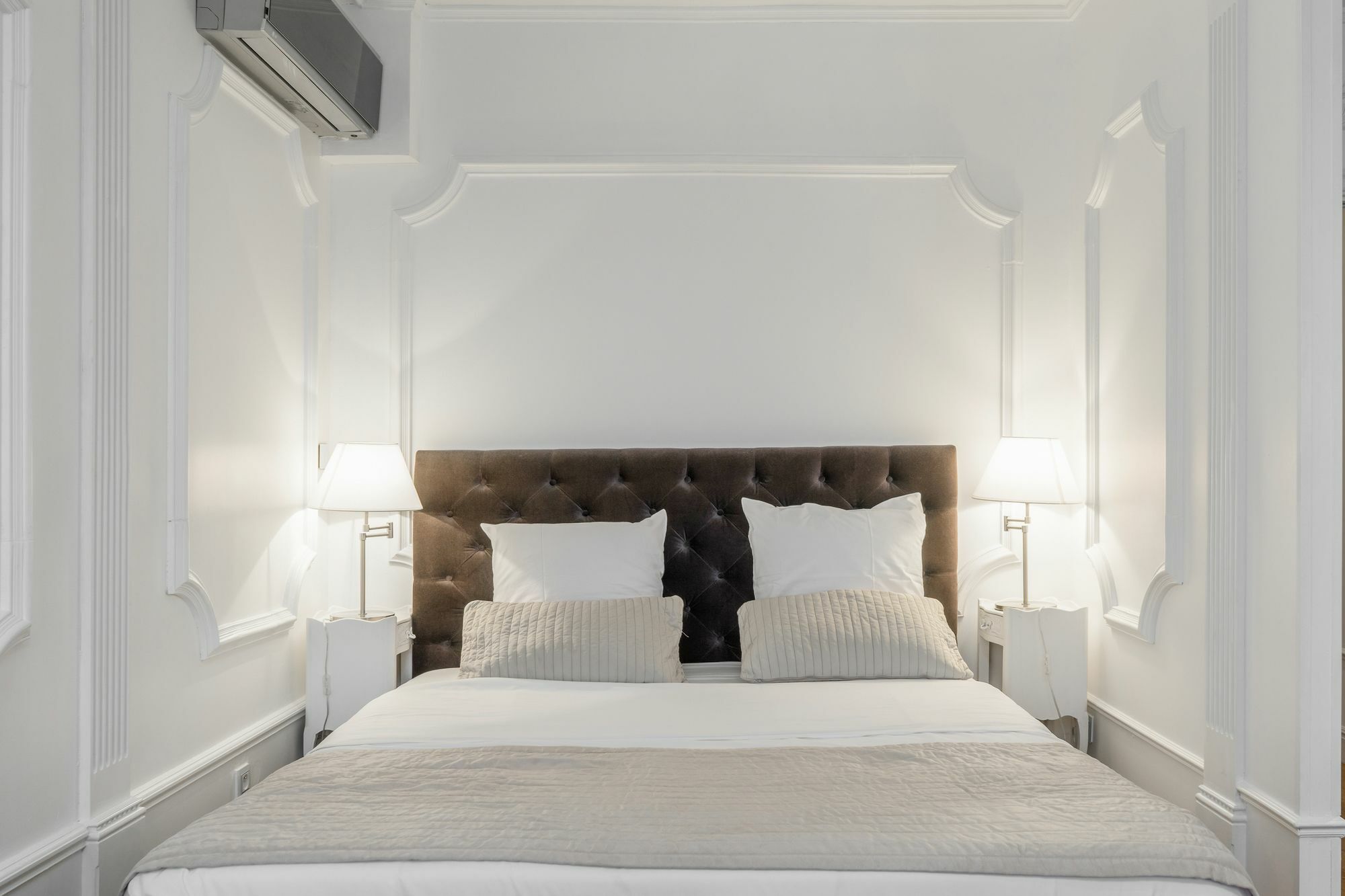 The Thonet House - A Luxury Historic Collection Apartment Lyon Bagian luar foto