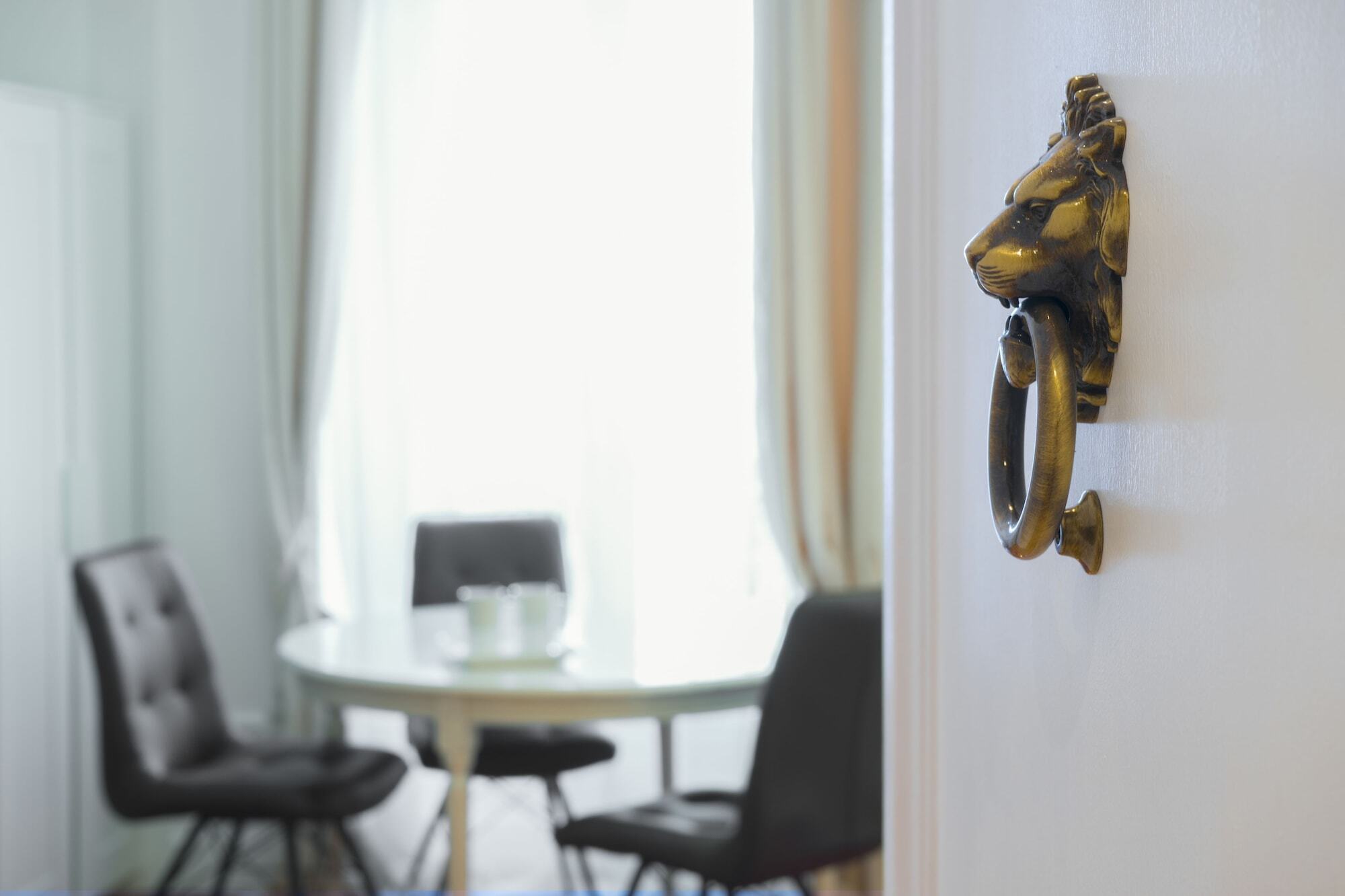 The Thonet House - A Luxury Historic Collection Apartment Lyon Bagian luar foto